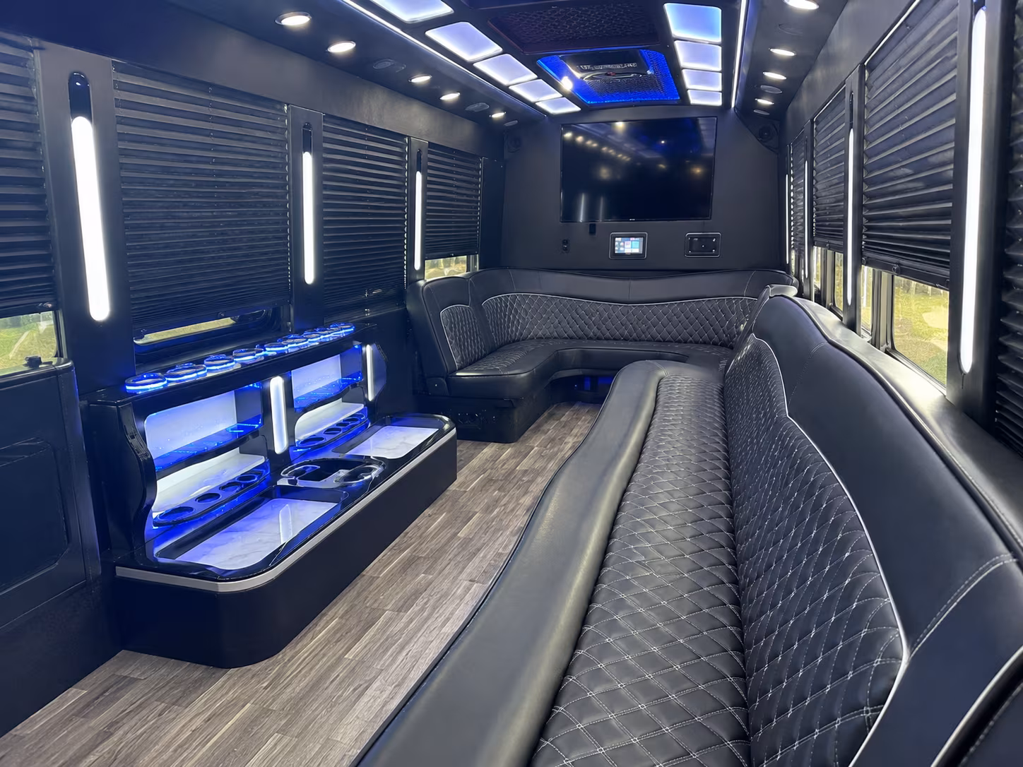 Toledo Birthday, Sweet 16, & Quinceañera Transportation group transportation